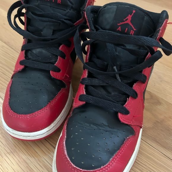 Nike Jordan’s Kids Sneakers - Black and Red - Picture 1 of 5